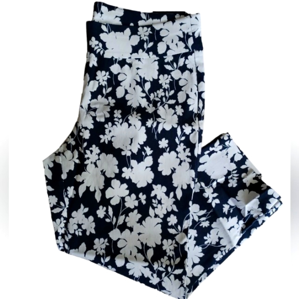 🔵RAFFAELLA COMFORT FIT PULL-ON CAPRI PANTS